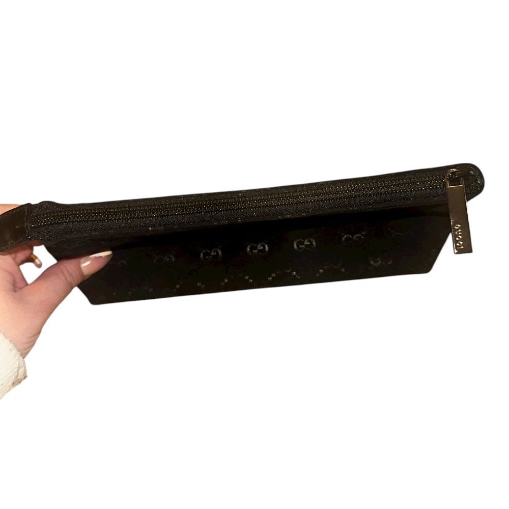 Gucci Textured Black velvet pouch. - Picture 6 of 9